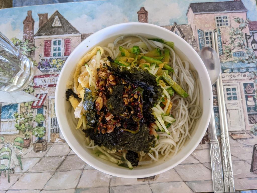 janchi guksu (Korean noodle soup)