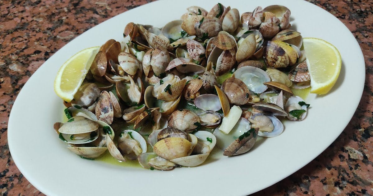 Portuguese clams "Bulhão Pato". Dining and Cooking