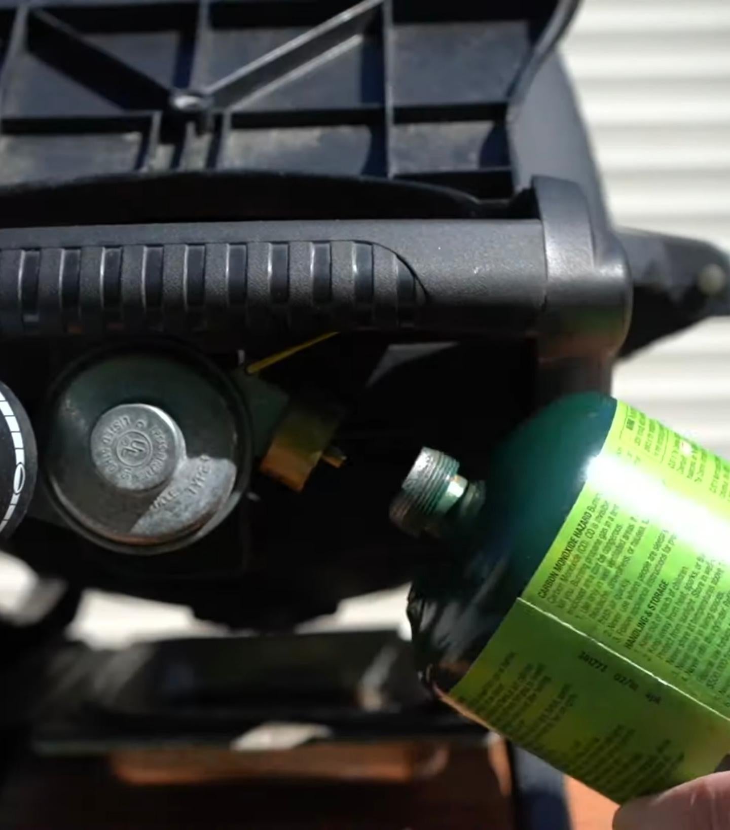 What is this adapter called? I want to use that instead of the hose on