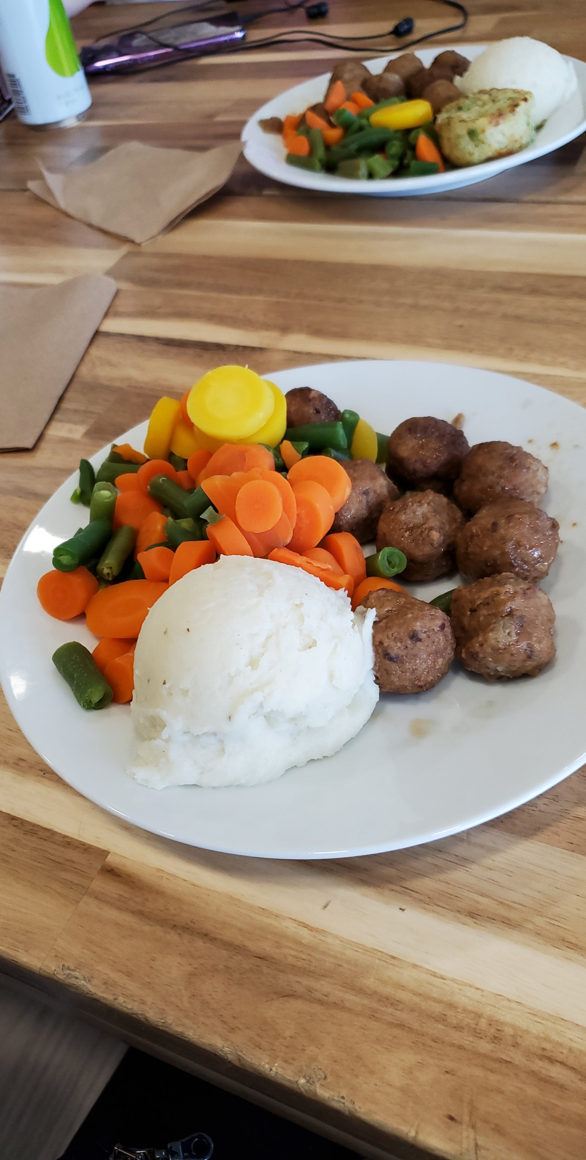 Ate at ikea but didn't have any meatballs. Calorie estimate for