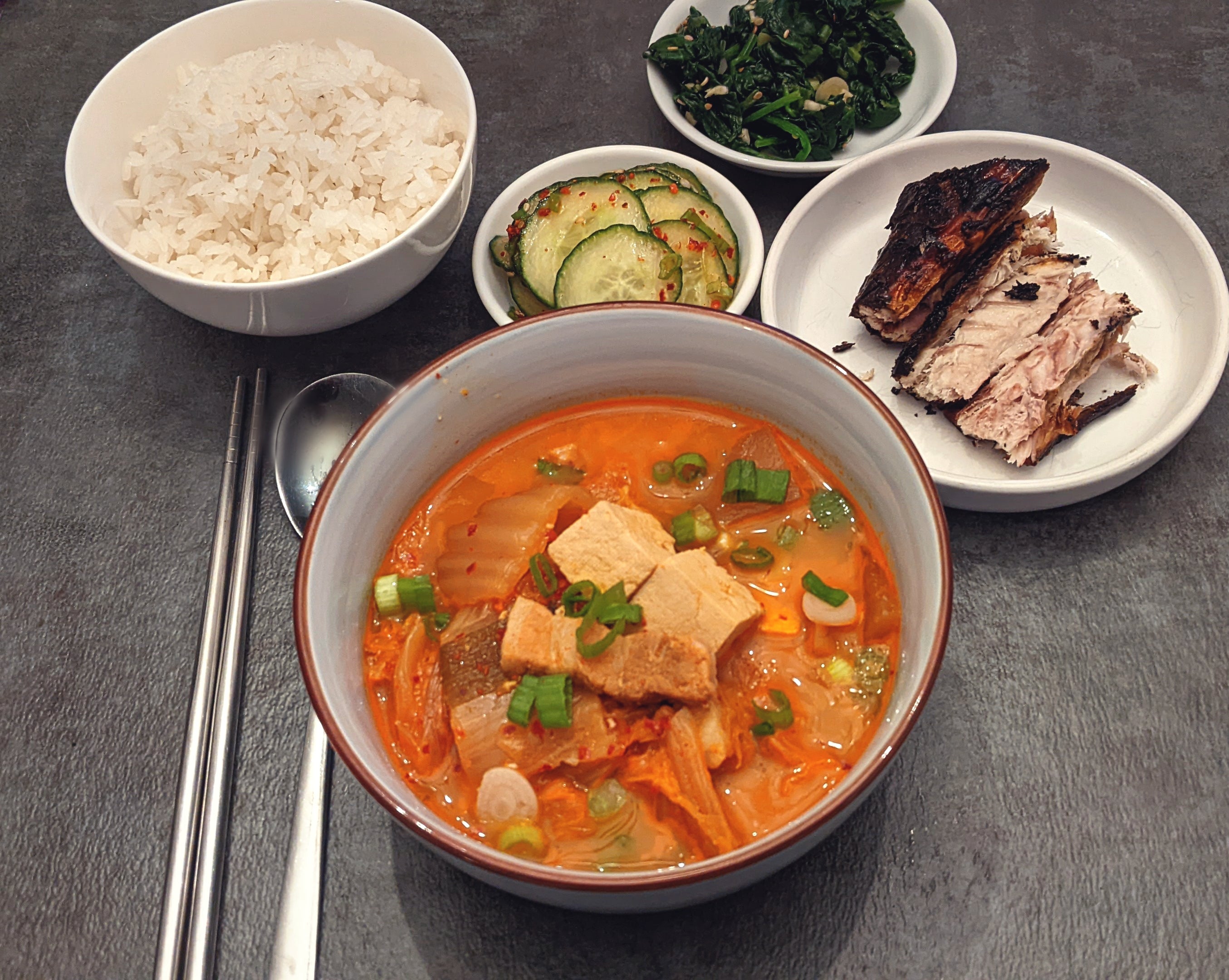 Godeungeo gui, and kimchi jjigae! (Korean grilled mackerel, and kimchi
