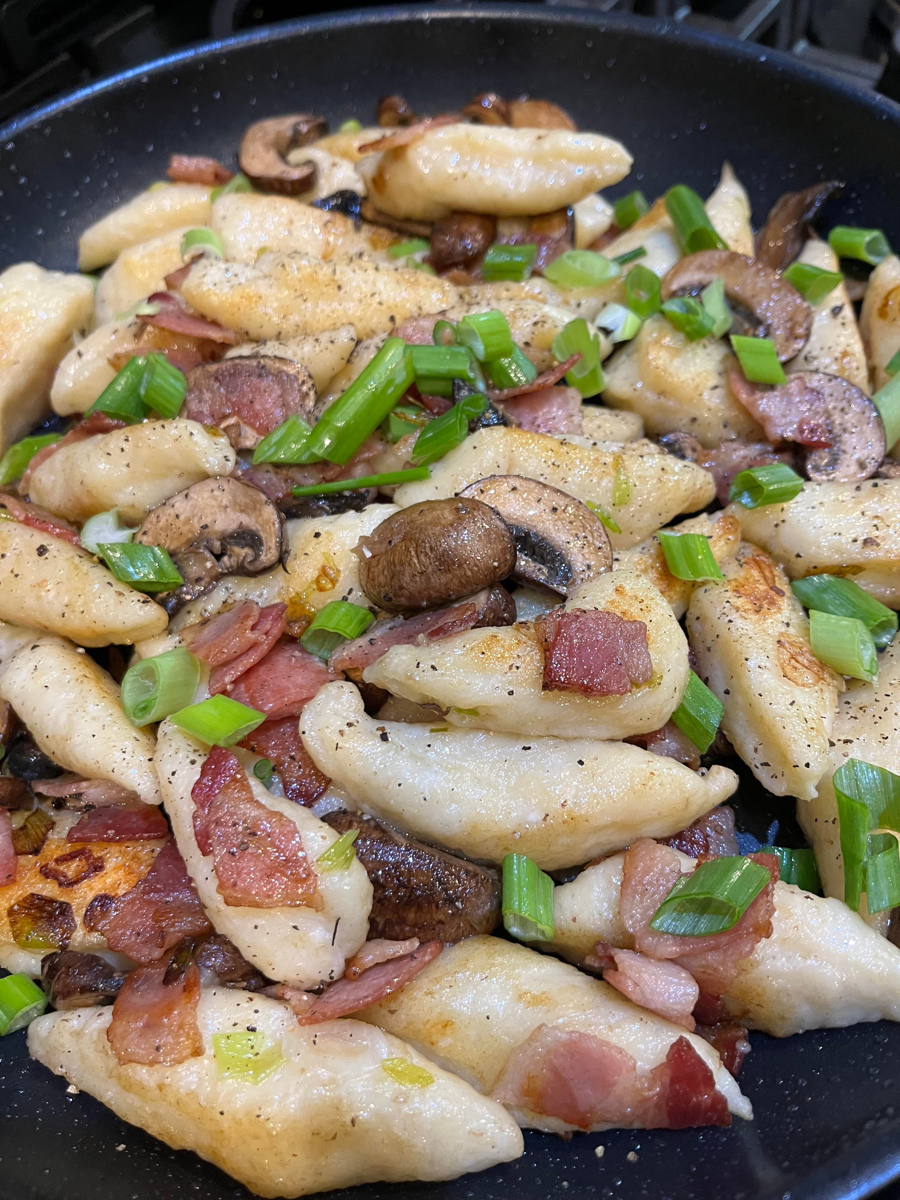 Halushki (Ukrainian dumplings) with bacon and mushrooms - Dining and 