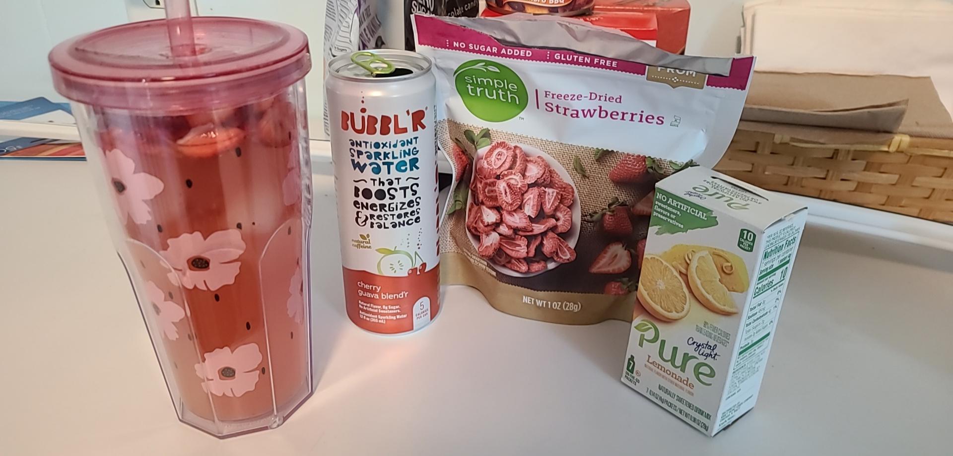 Starbucks Strawberry Acai Refresher with Lemonade fizzy copycat, 40 cal