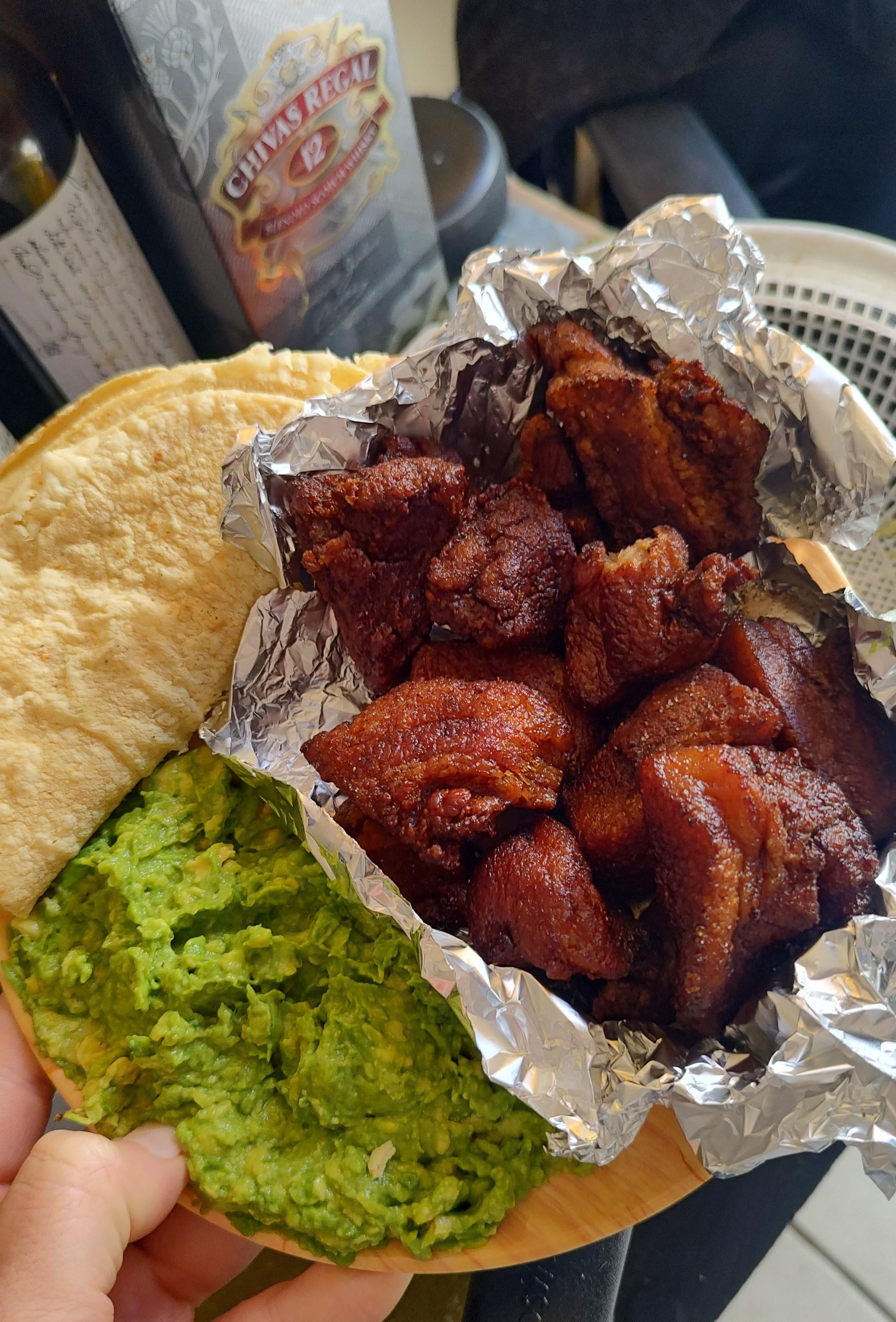 🦊👨‍🍳 Made some golden crispy chicharrón, avocado and fresh tortillas