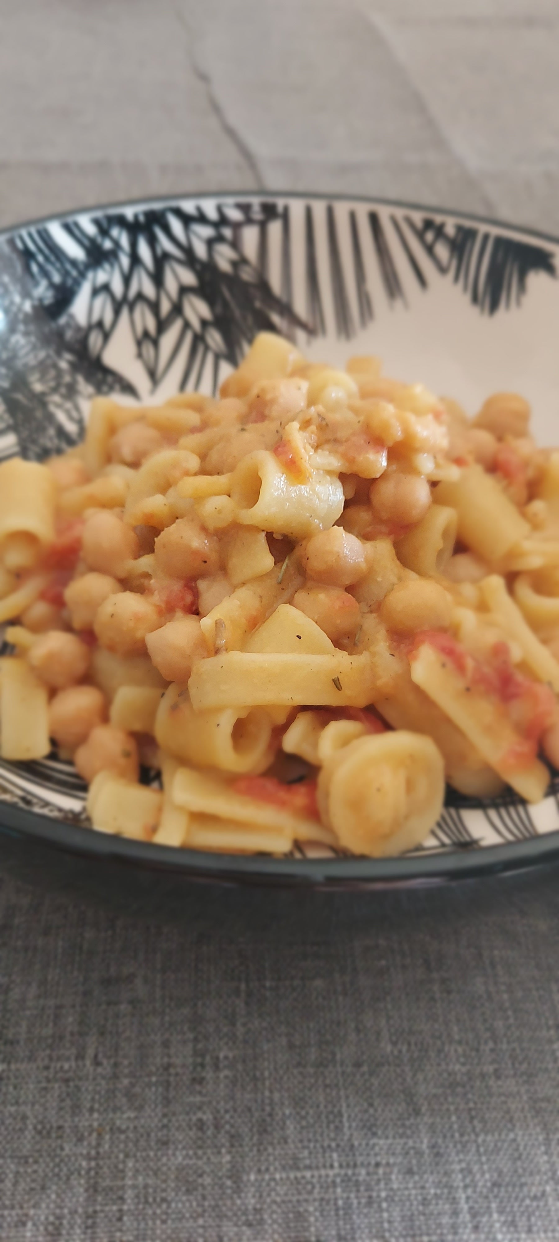 Pasta e ceci Dining and Cooking