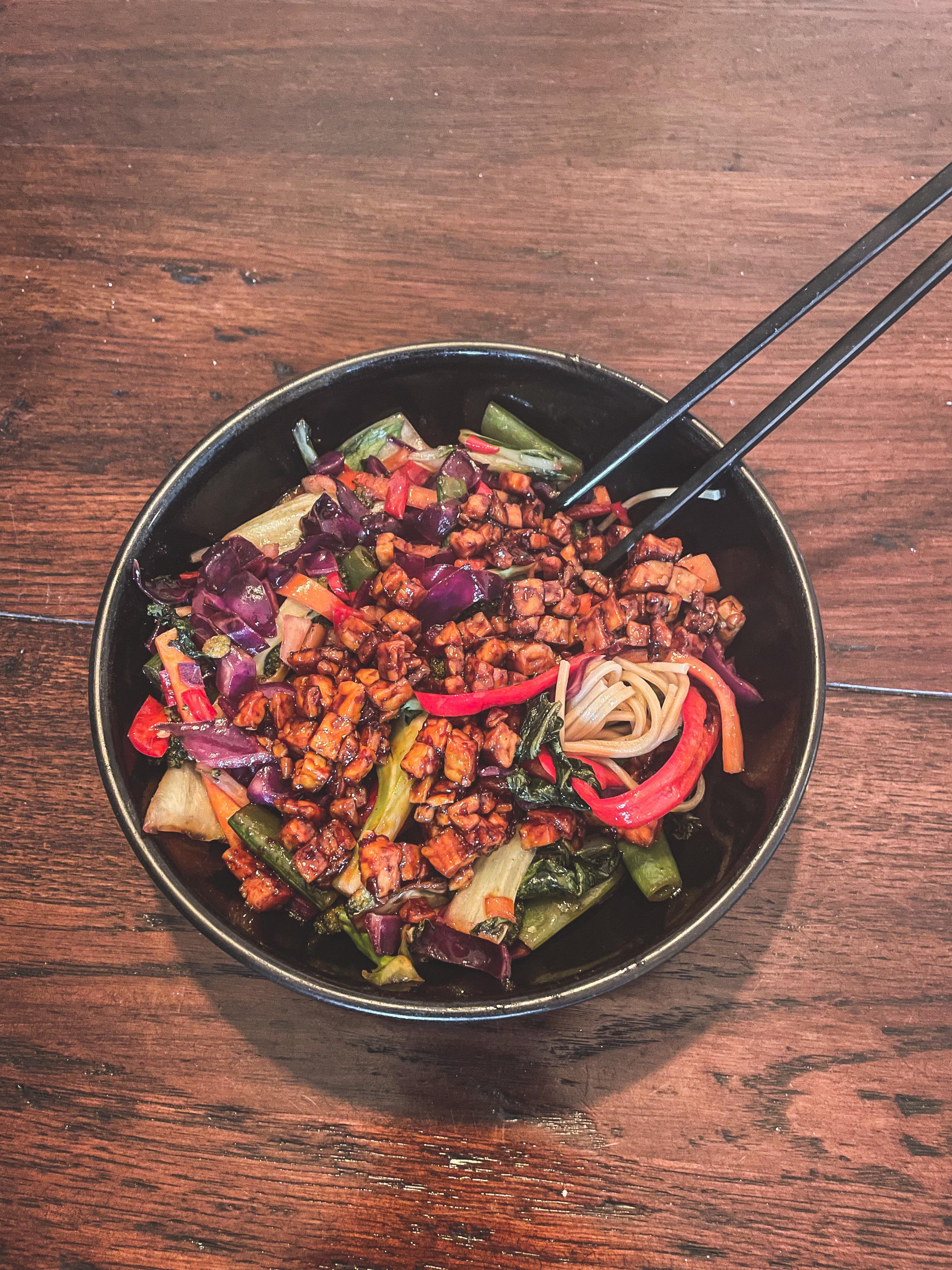 Teriyaki wok with tempeh Dining and Cooking