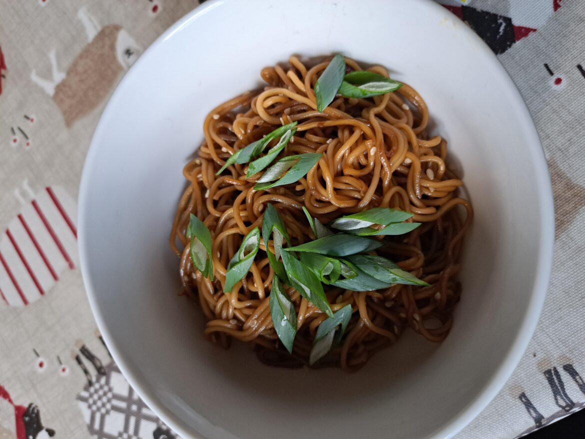 spicy garlic and sesame noodles. Fast and easy to make