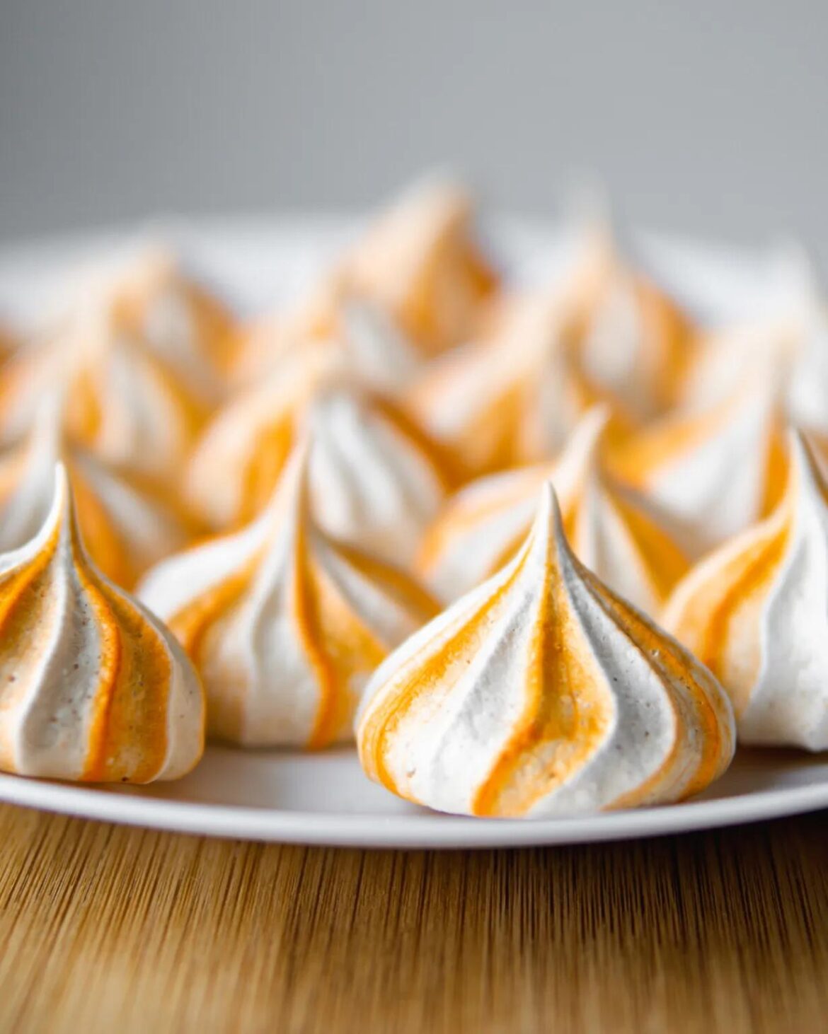 Pumpkin Spiced Meringue Kisses