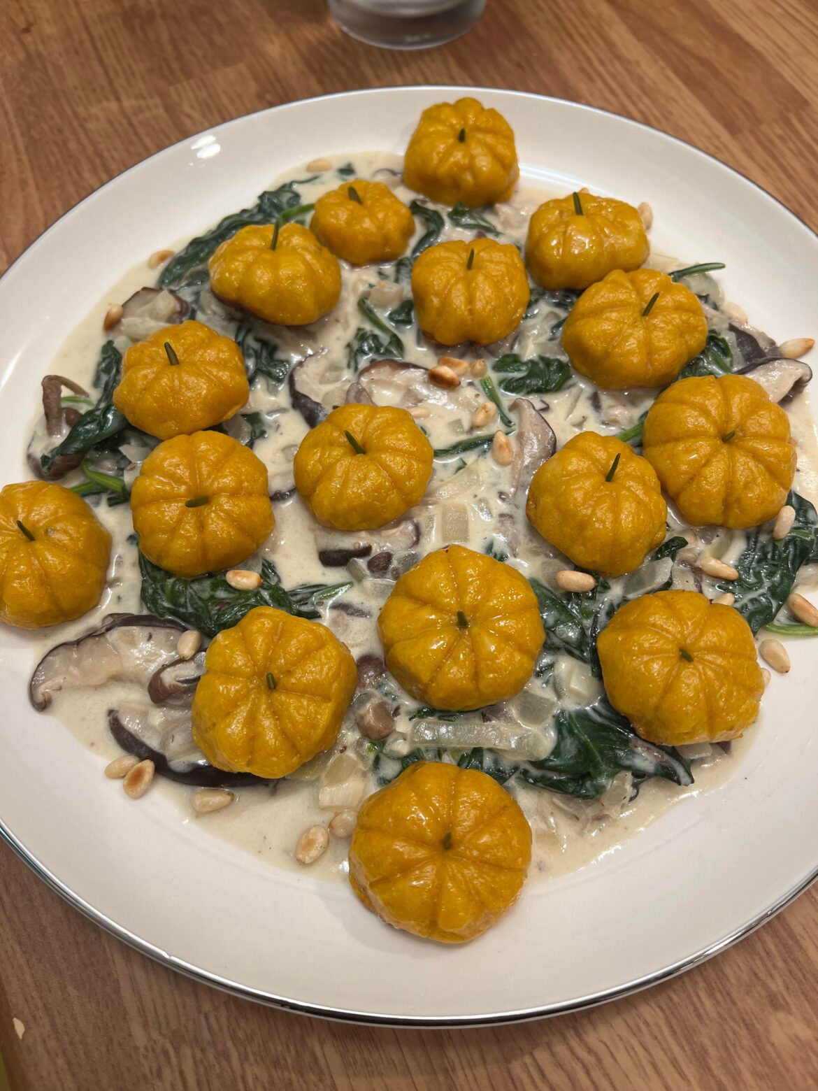 [Homemade] Pumpkin Gnocchi with a spinach & mushroom cream sauce