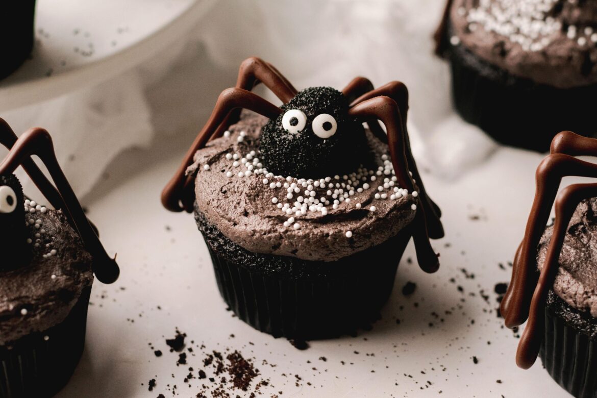 Spooky Spider Halloween Cupcakes