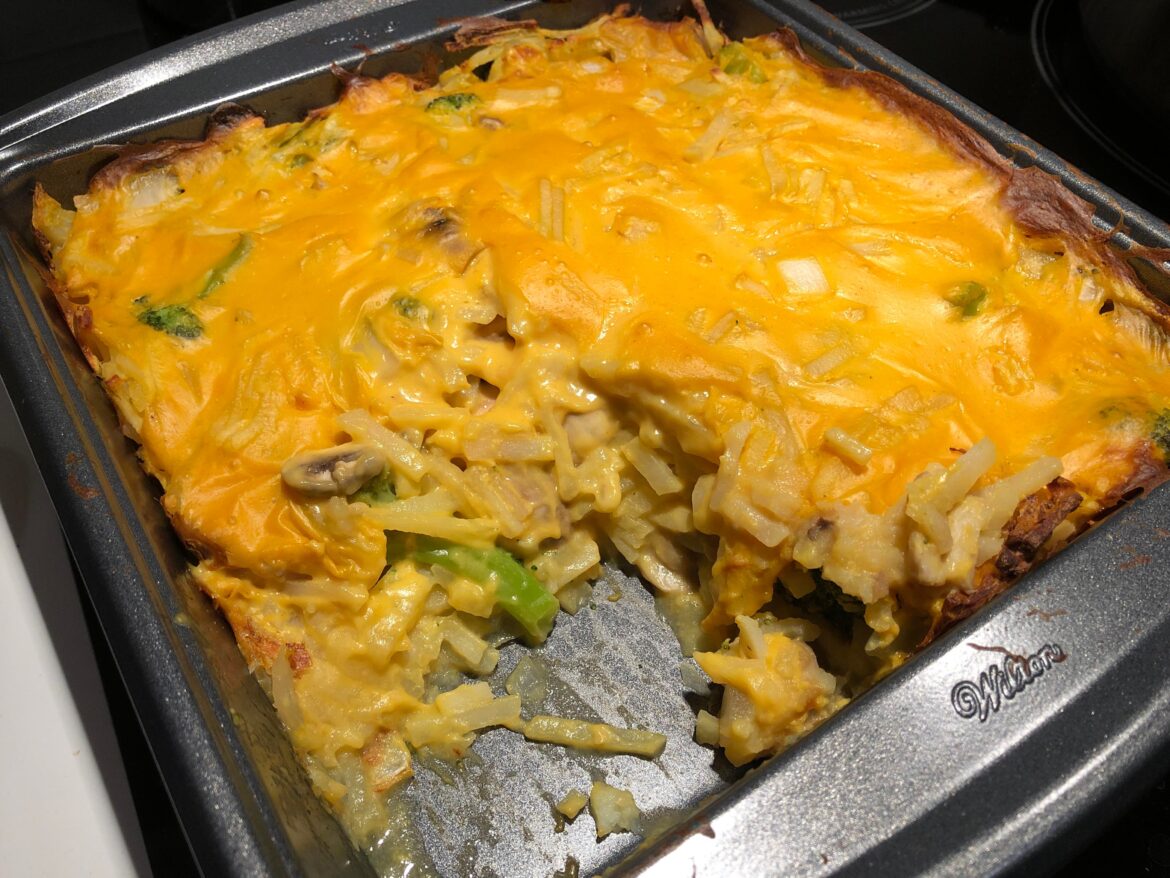 I made (and ate) cheesy hash brown bake with broccoli & mushrooms