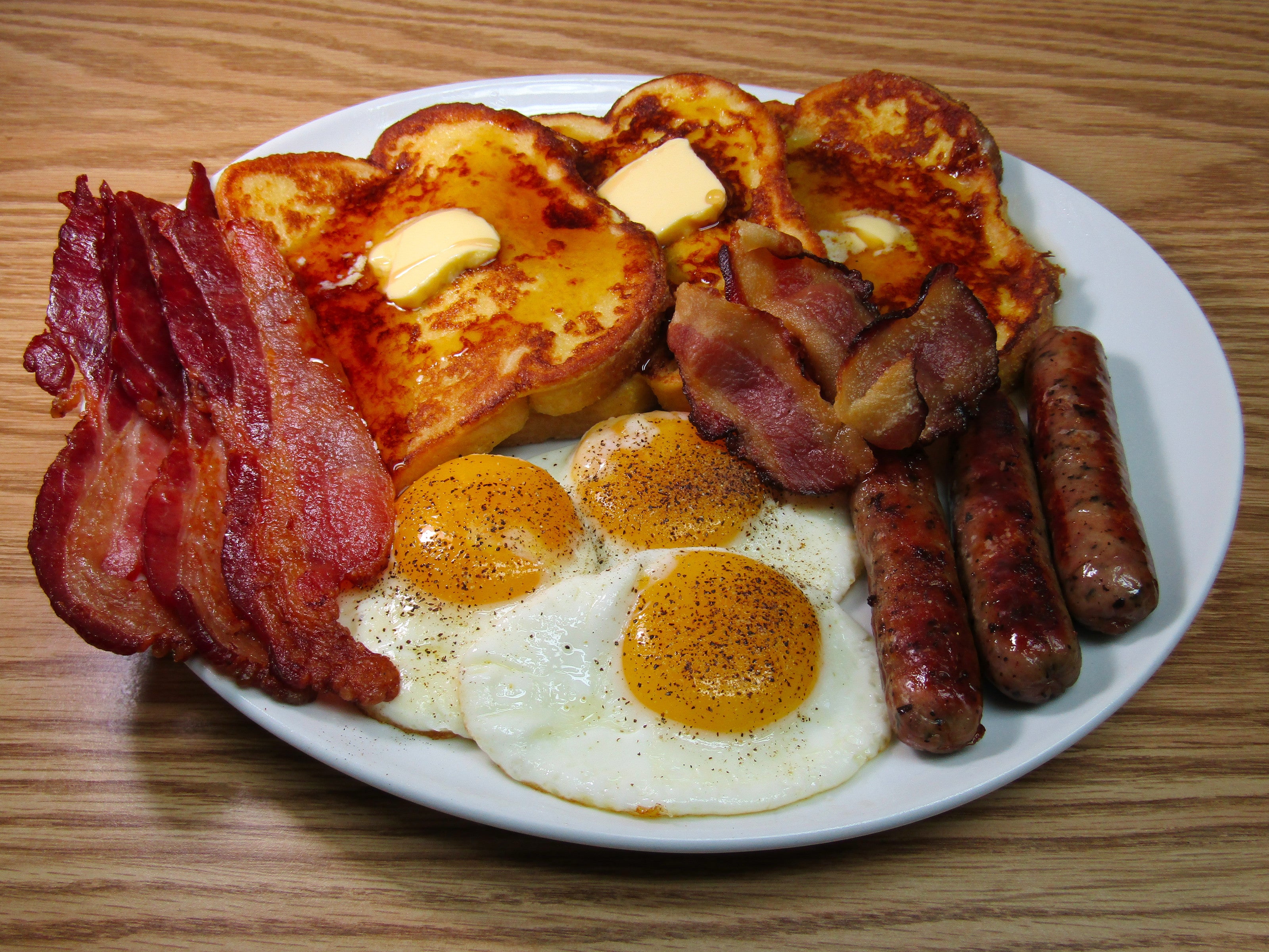 French Toast, Lean and Jowl Bacon, Homemade Chipolatas and Sunny Eggs