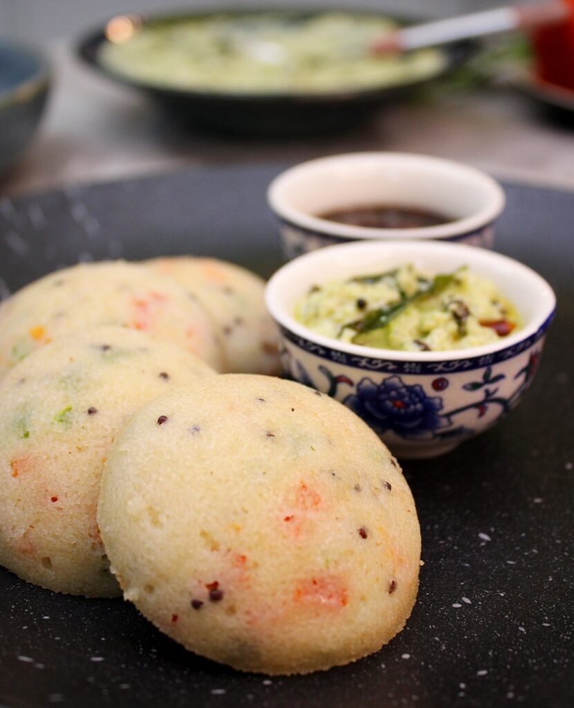 Rava/ Semolina idli with coconut and tamarind chutney