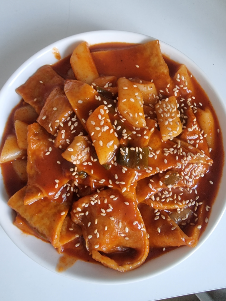 I was craving comfort food so I made tteokbokki!