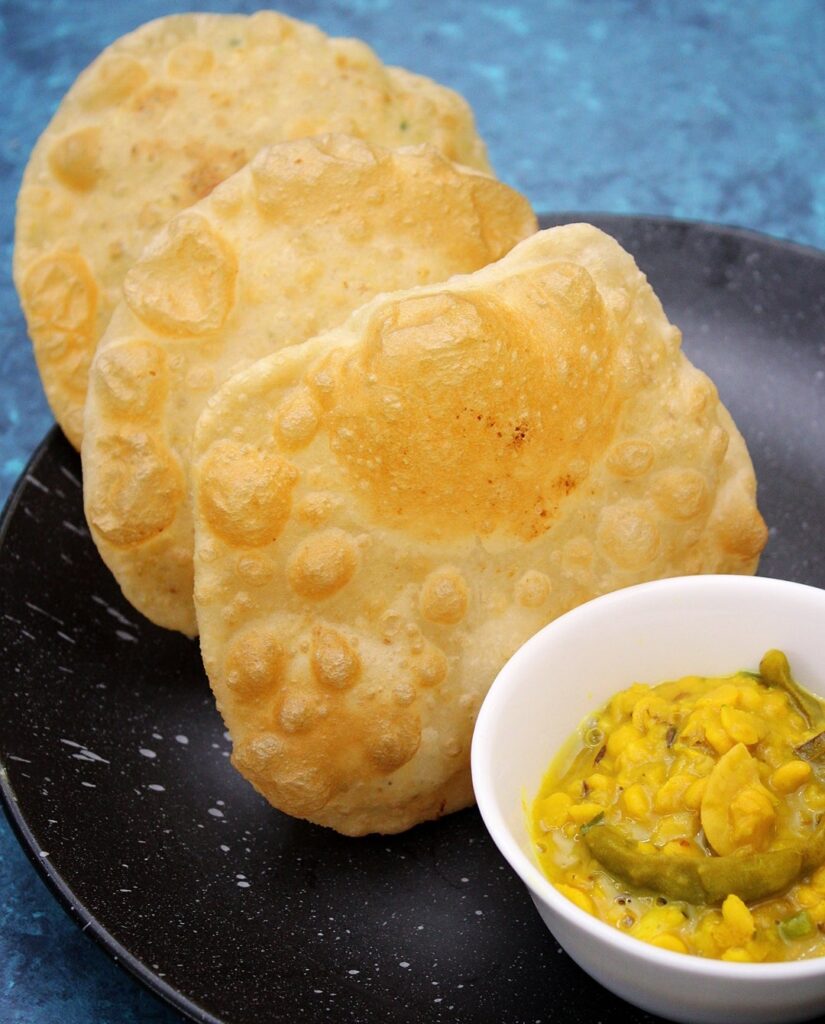 Radhaballabi/black split gram kachori