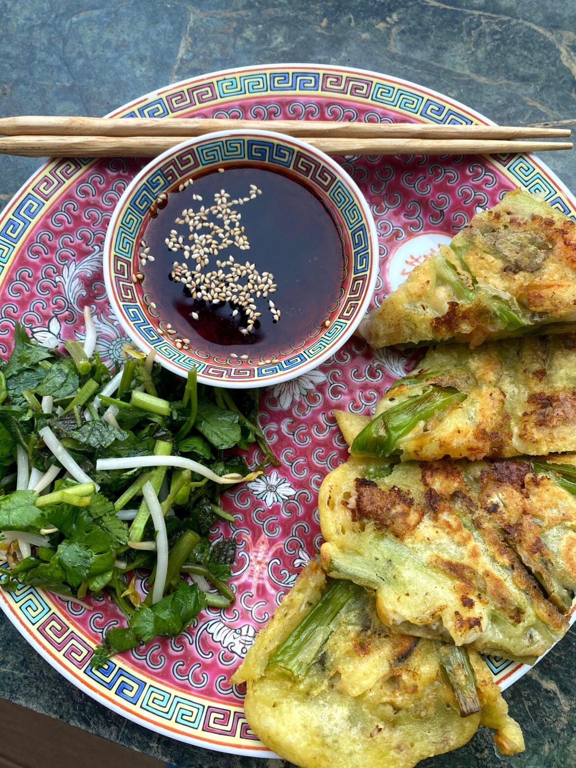 Made a lil pajeon and salad for lunch ☺️