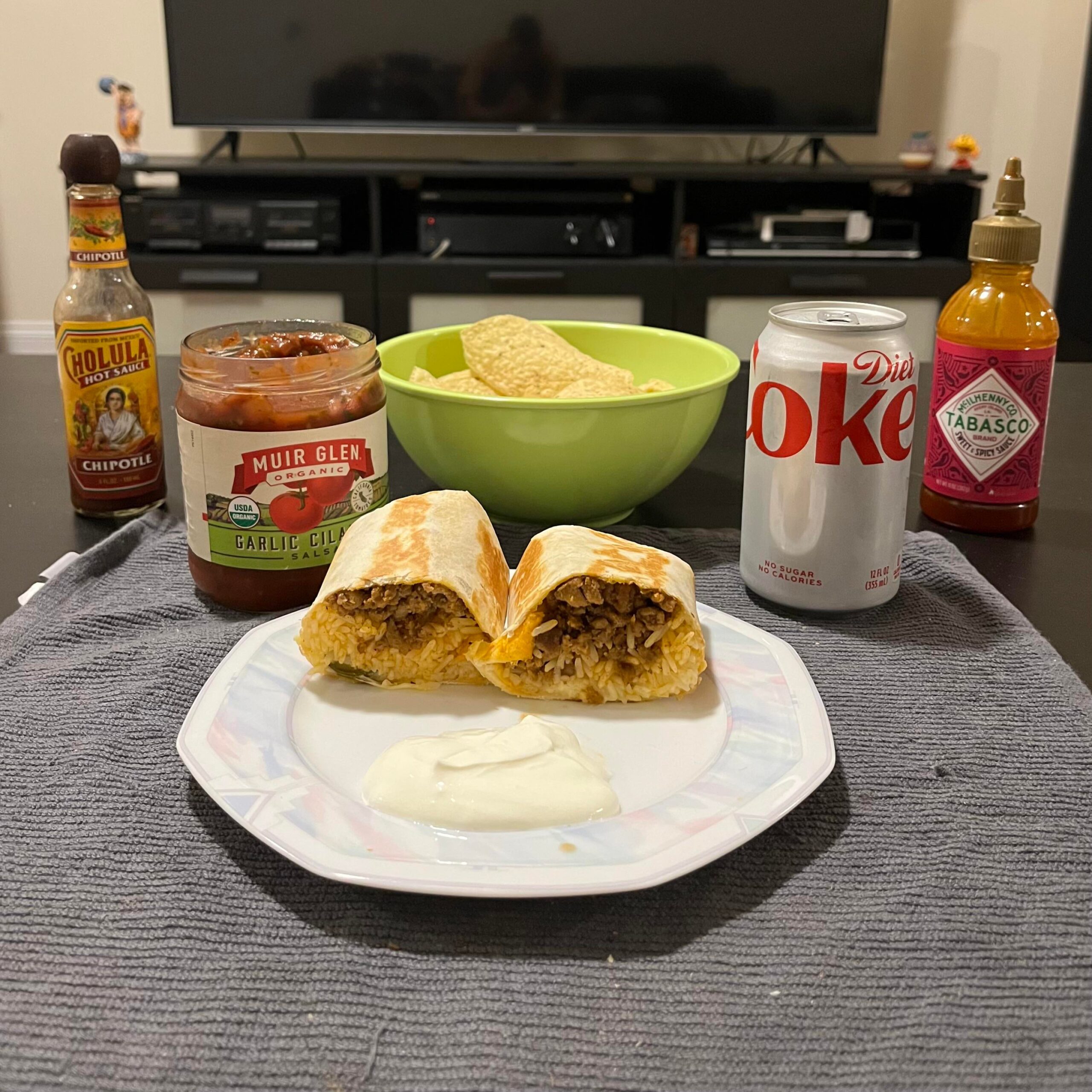 BURRITO MONDAY BAYBEE! Perfect “what’s left in the fridge” meal