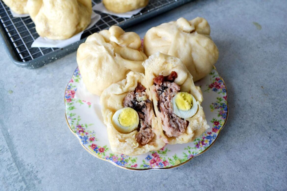 Vietnamese Steamed Pork Buns (Banh bao)