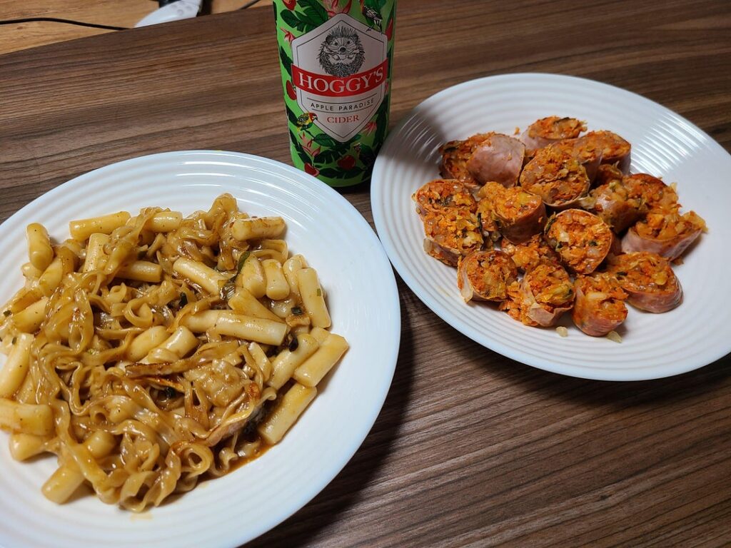 Made soy sauce kalguksu tteokbokki (칼떡볶이) and kimchi sundae!