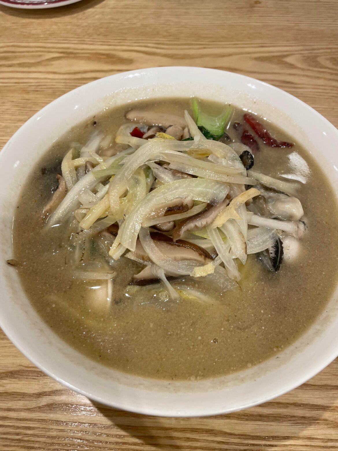 is 굴짬뽕 korean food? actually 짬뽕 is korean food isn’t it? lol