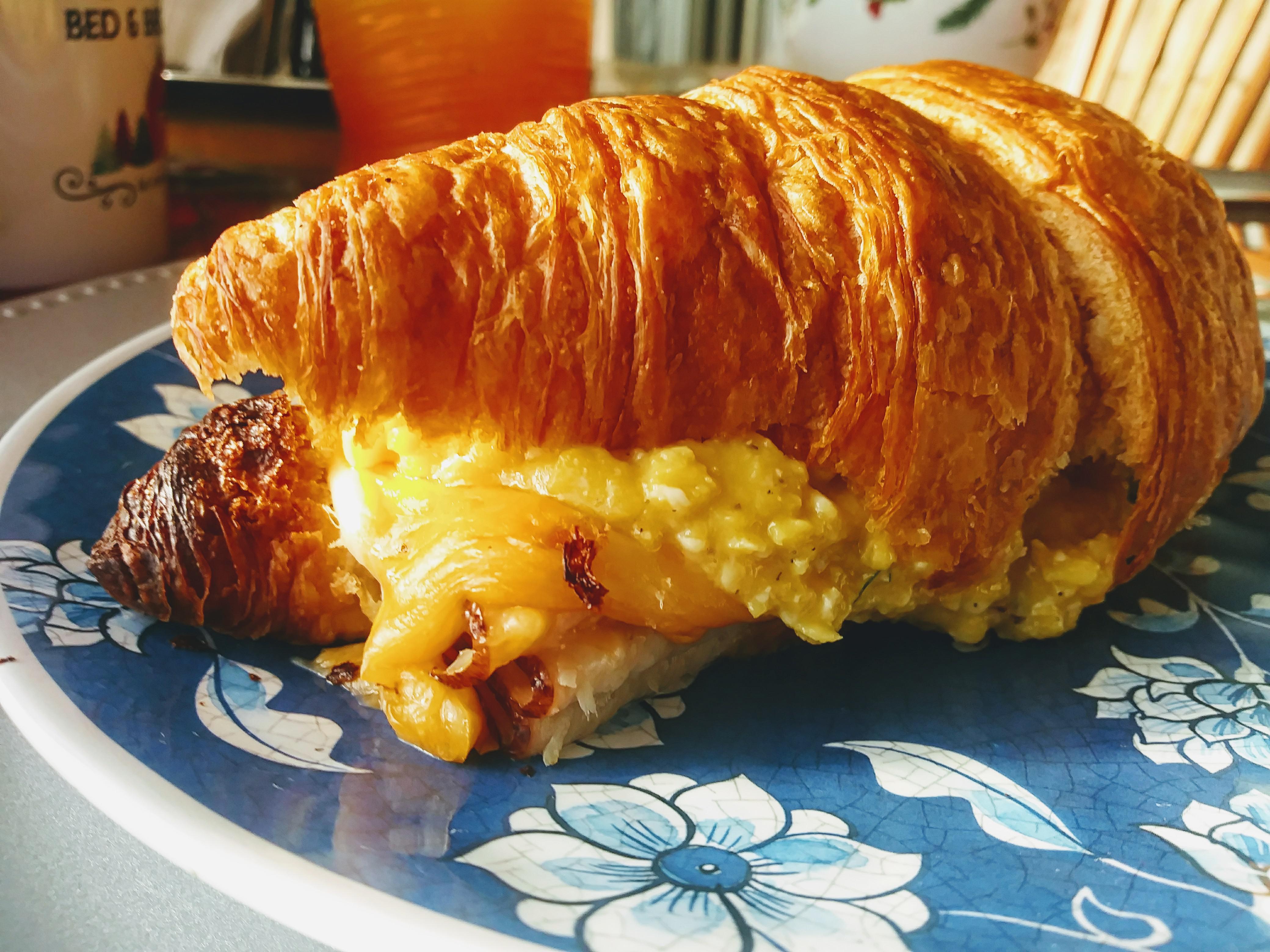 [Homemade] Breakfast Croissant - Dining and Cooking