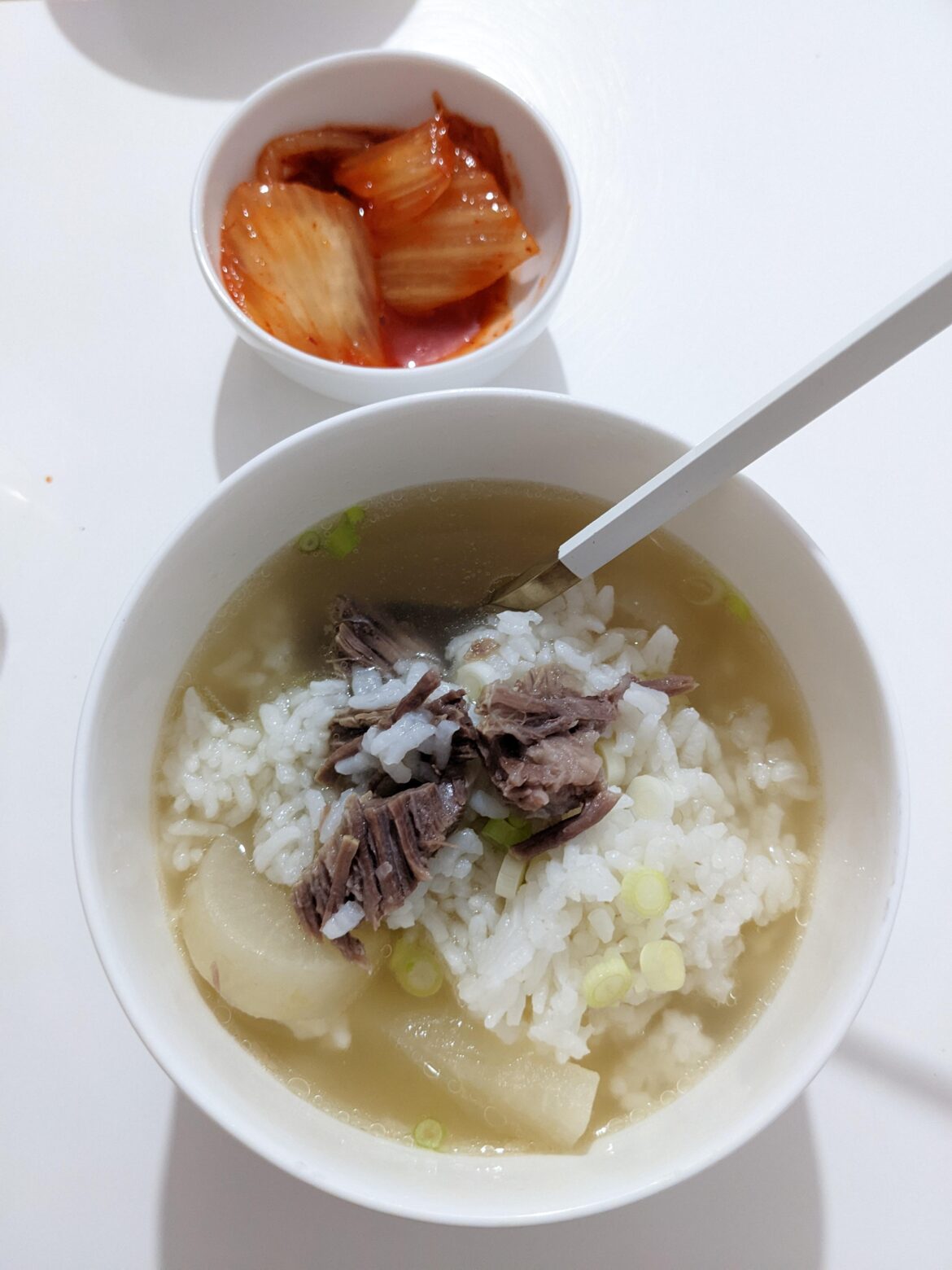 It's -8°C, so I made a simple but very hearty and warming 갈비탕 (beef rib soup)