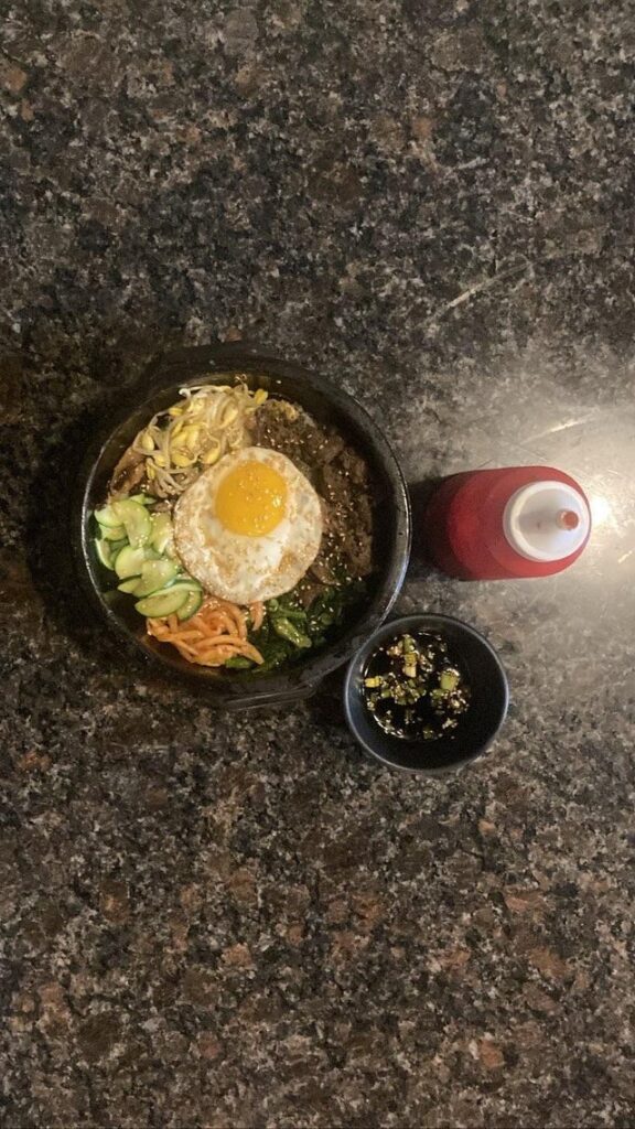 Bibimbap and rice cakes
