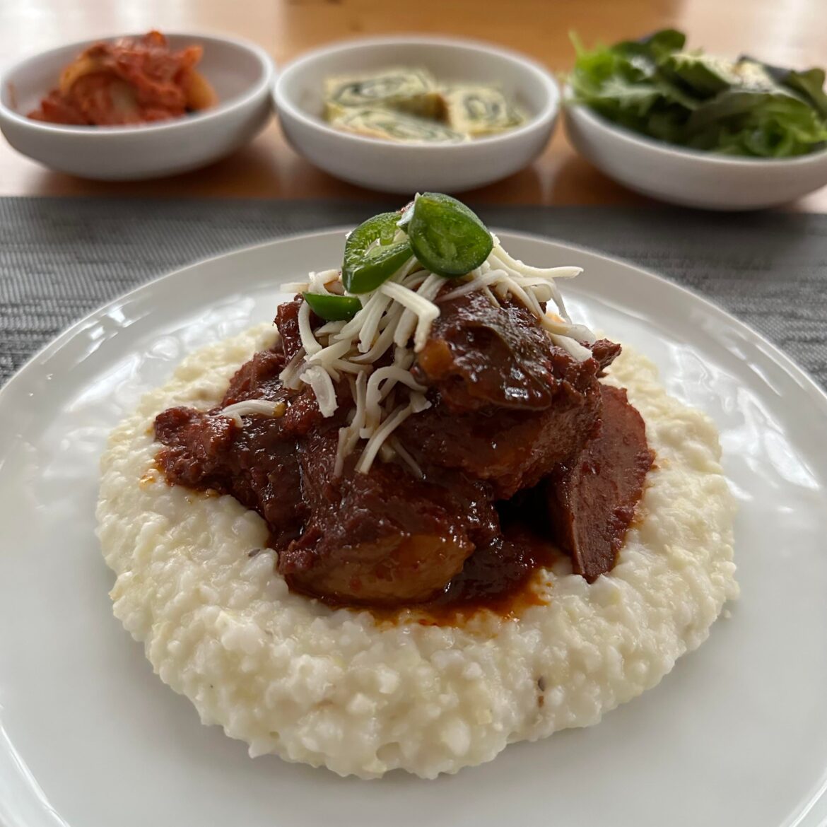 Spicy dwaeji galbi jjim'n'grits