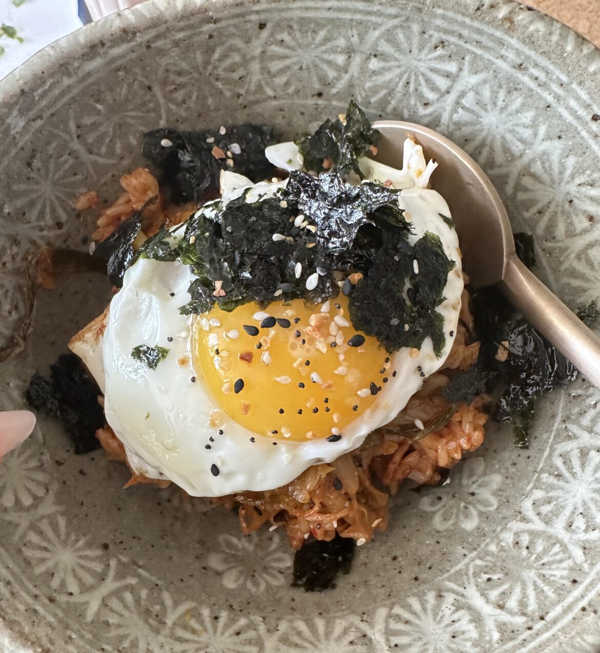 my mom cooked me kimchi fried rice. 🥹🥹🥹