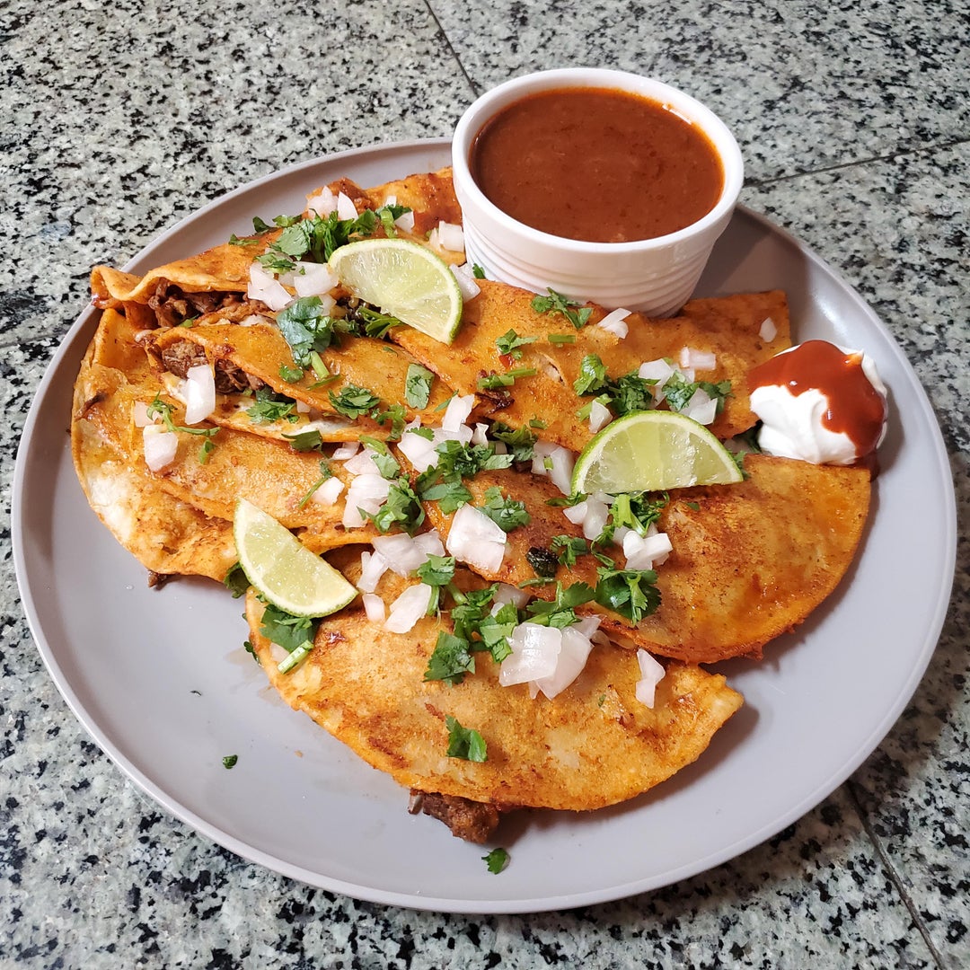 [Homemade] Chuck Roast Birria Tacos with Cilantro, Onion, and Lime