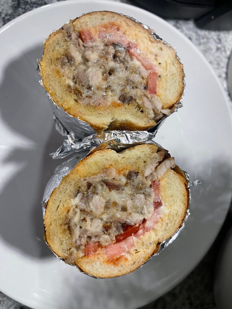 Pan con Lechón chopped cheese style