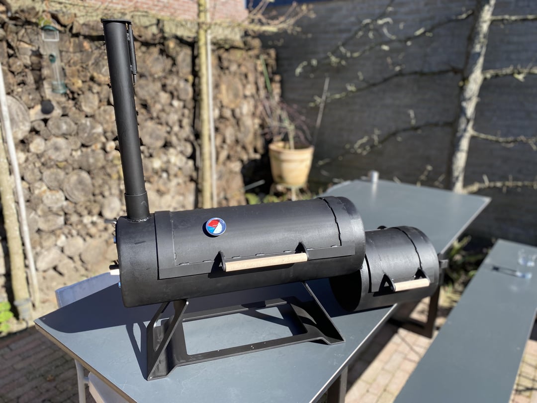 DIY mini smoker Dining and Cooking