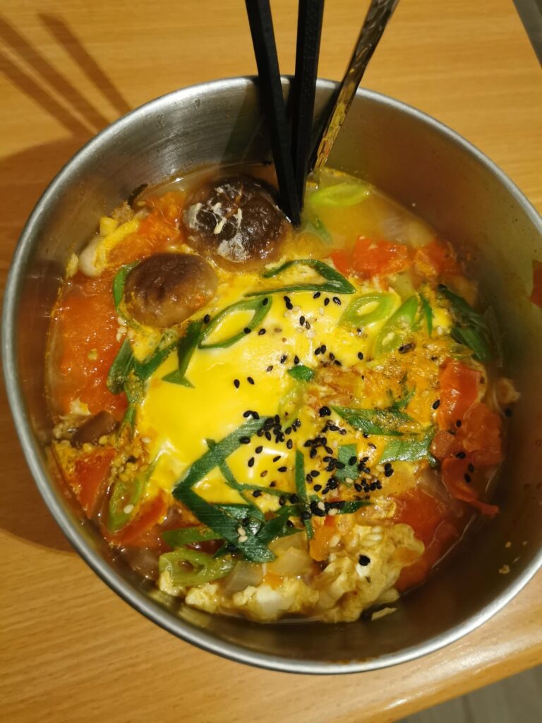 Had a pack of Shin Kimchi noodles, added cheese for the very first time in my life.. OMG THE CREAMY GOODNESS! Dirty thoughts entered my mind whilst eating this.