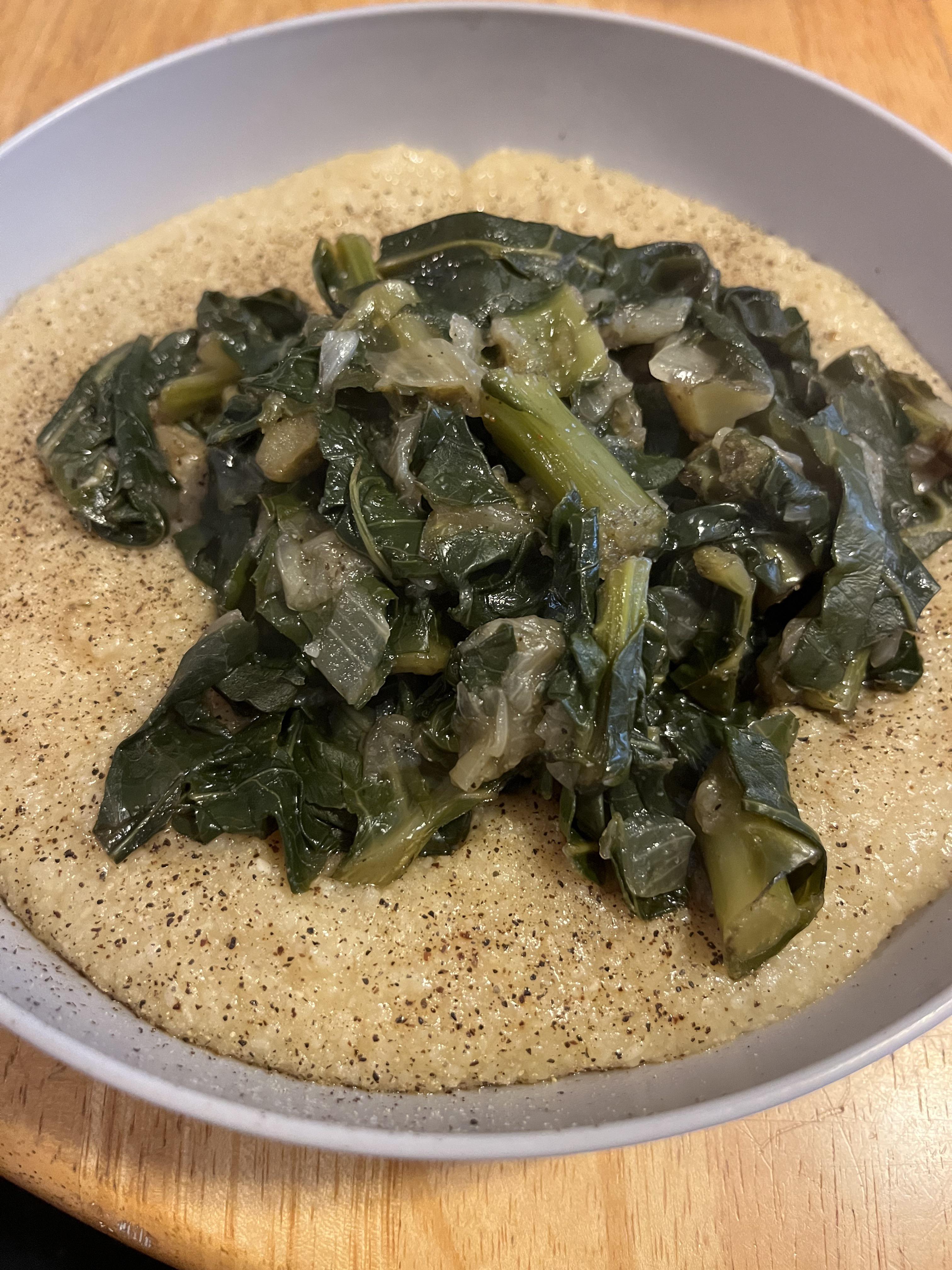 “Cheesy” grits and collard greens Dining and Cooking