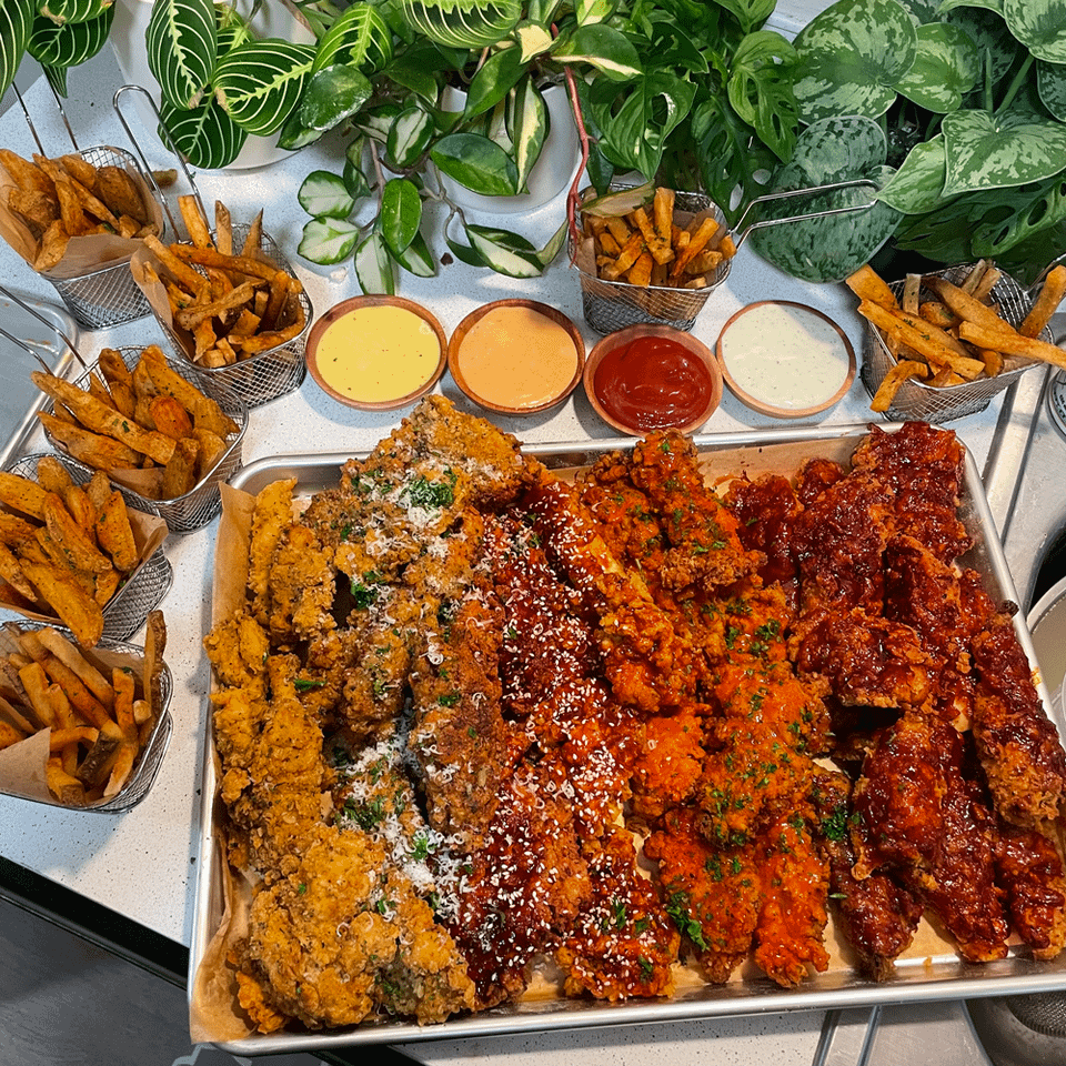 [Homemade] Chicken strips (normal, garlic parm, gochujang, buffalo