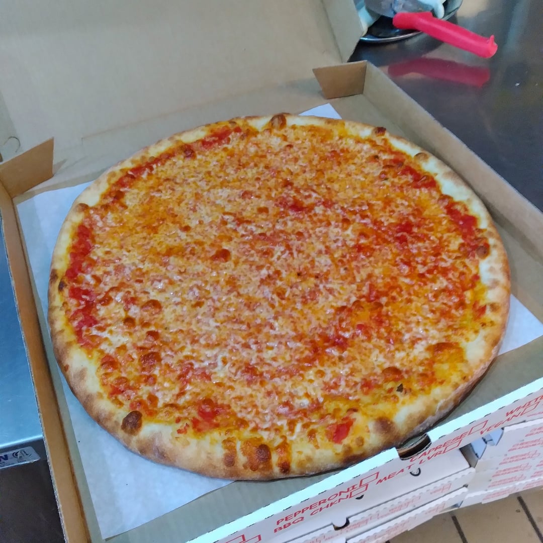 I now work at Joes Pizza in Hollywood. 6 years exp making NY style