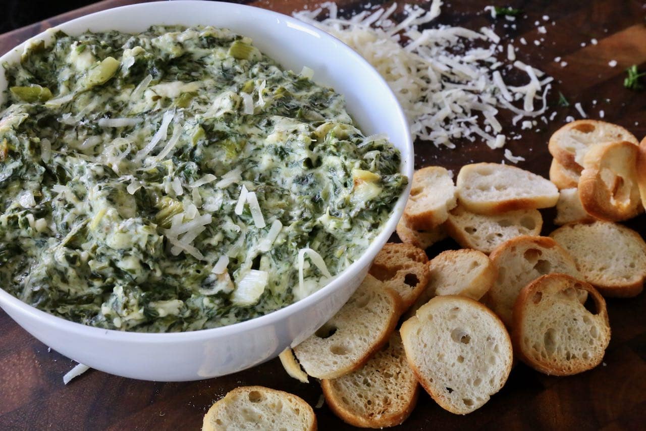 If you love cheesy & creamy dips try this recipe inspired by Greek