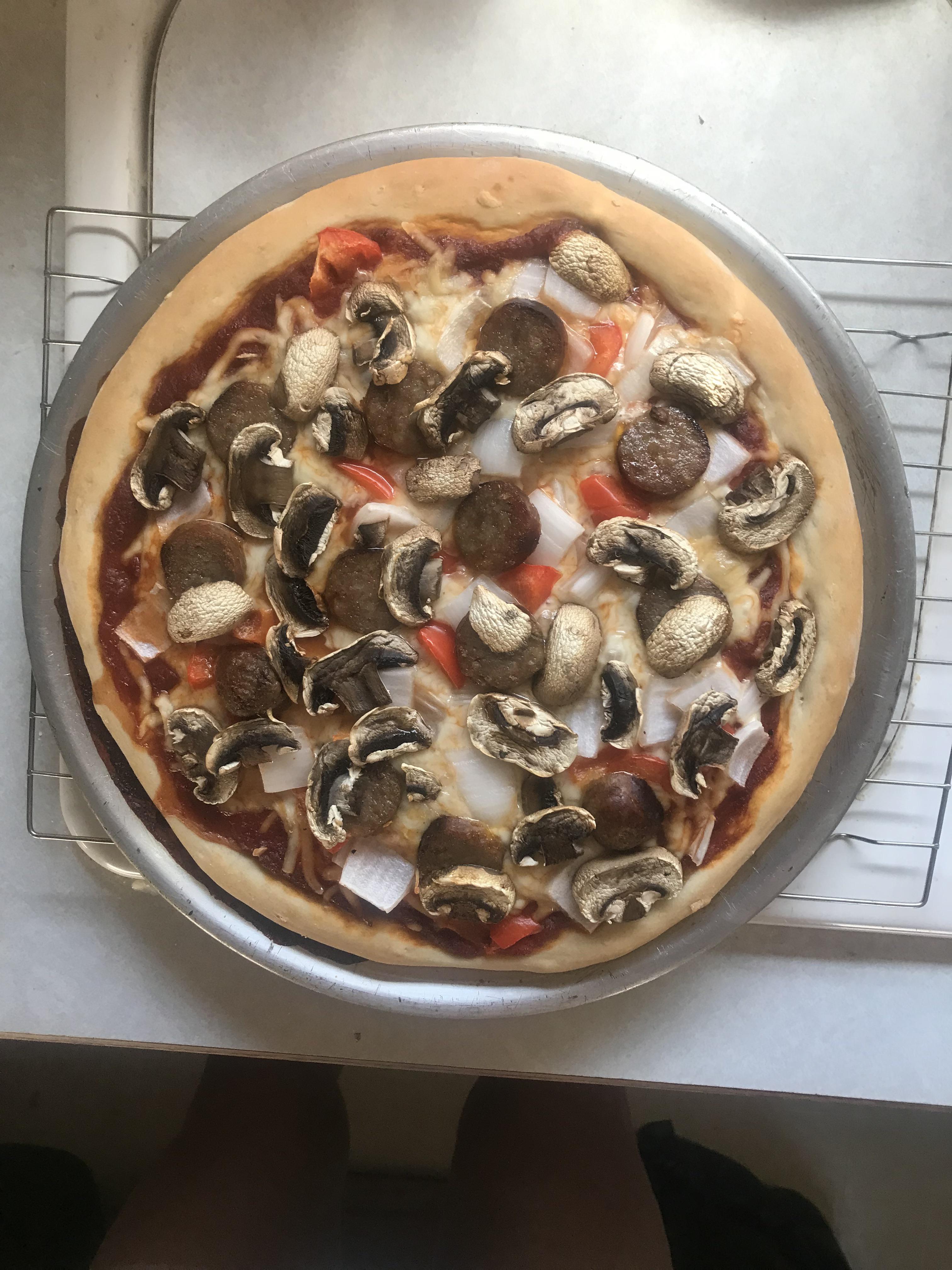 Loaded Pizza Dining and Cooking