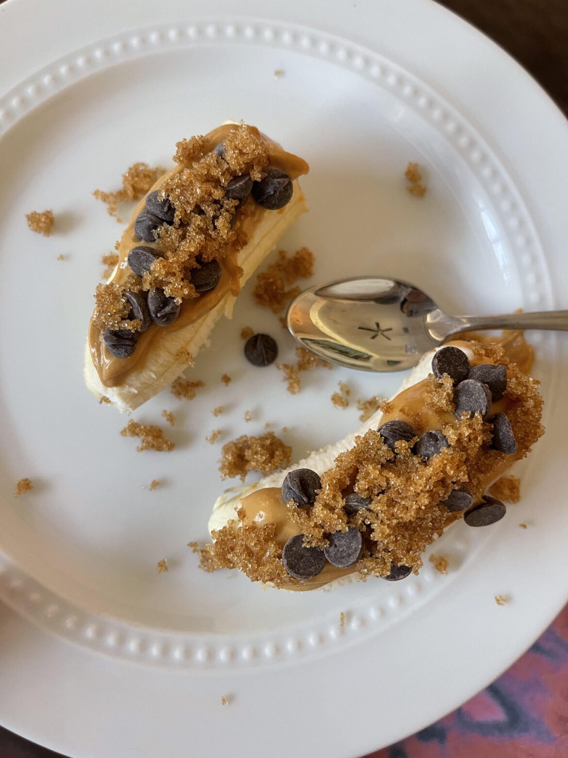 Banana, PB2 (mixed with a bit of almond milk), Lilys chocolate chips, and brown sugar swerve. I have posted this before, but it was half eaten because I could not control myself. It tastes sinful! Around 145 cal for all of it!