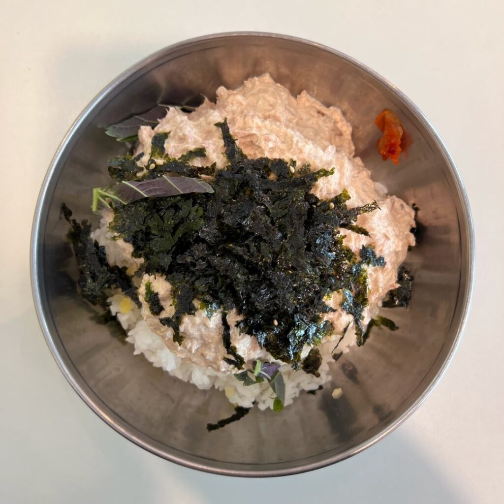 참치 컵밥: Tuna cup rice... bibimbap-style!