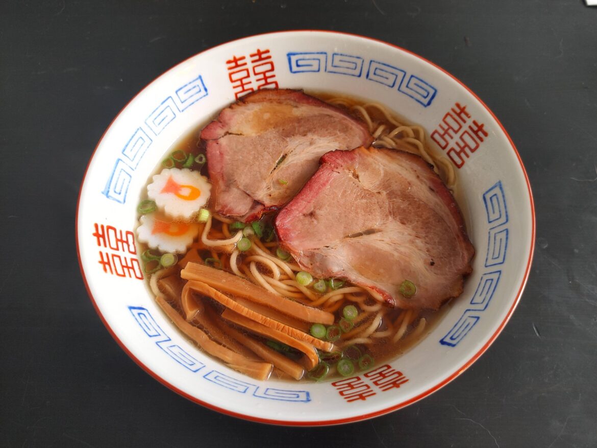 Eifukucho Taishoken inspired bowl. V Fishy.