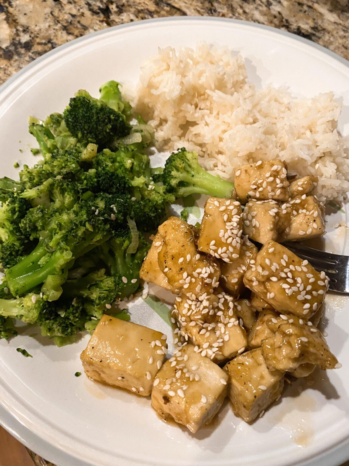 Cooked honey and garlic tofu with broccoli and rice! Was delicious