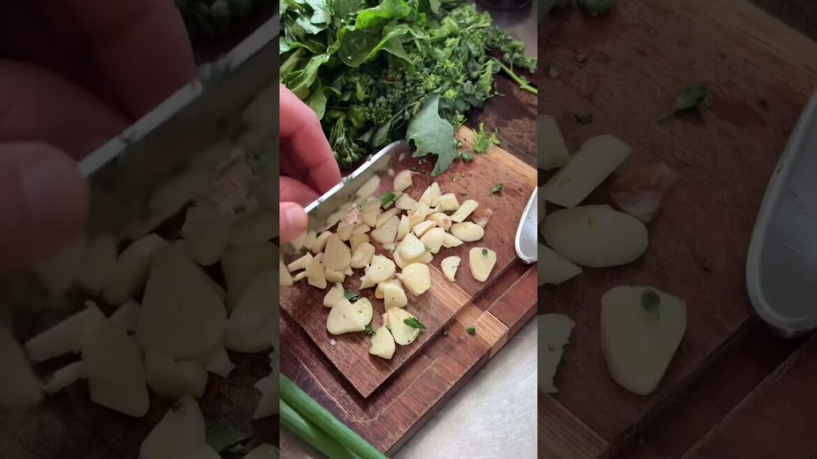 harvest and cook dinner from the vegetable garden with me #homestead #countrysideliving