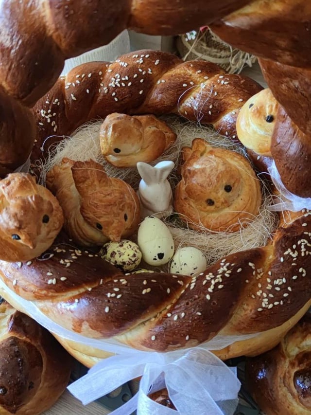 Getting ready for Easter with some sweet bread! 🐰🐤 Dining and Cooking