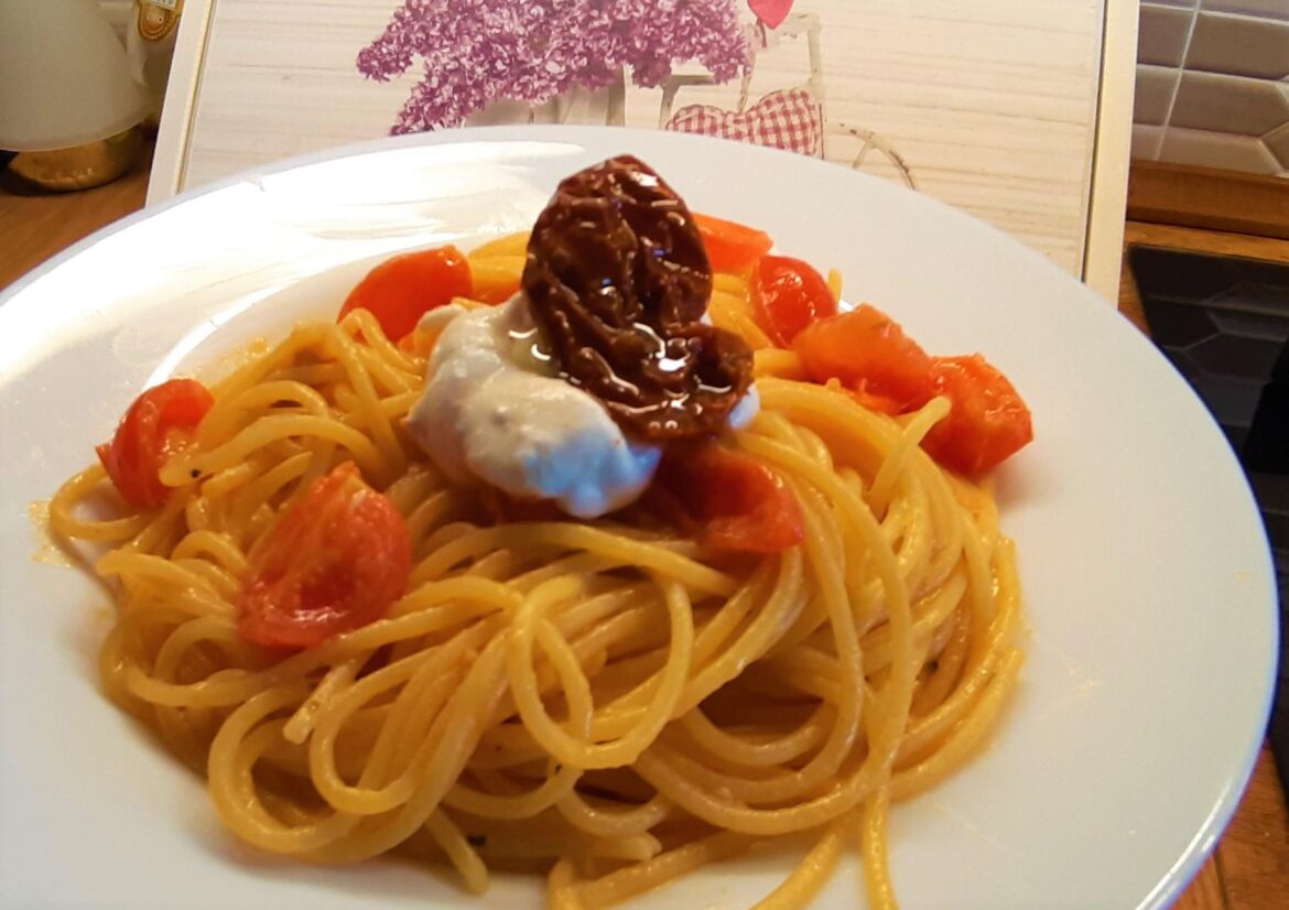 Spaghetti cherry tomatoes sauce with ricotta cheese and dried tomatoes in oil By Vito Chef Italy (my nonna recipe)