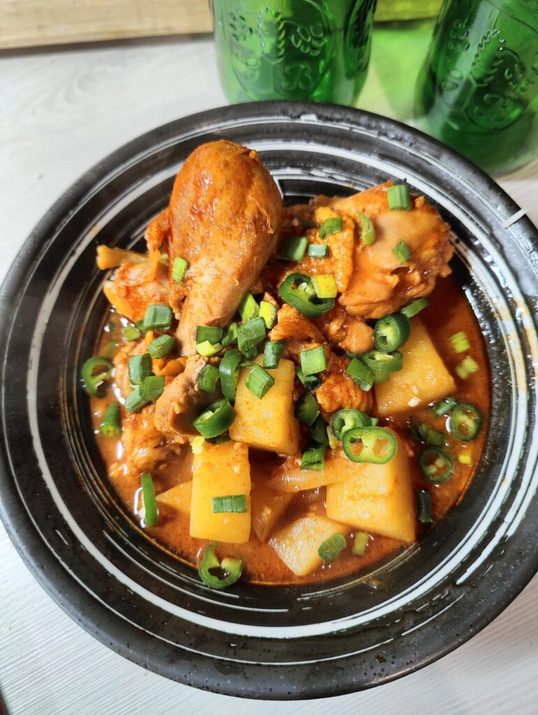 Dakbokkeumtang, my new favorite dish 😍 I served it with kimchi, mayak eggs and garlic bok choy.