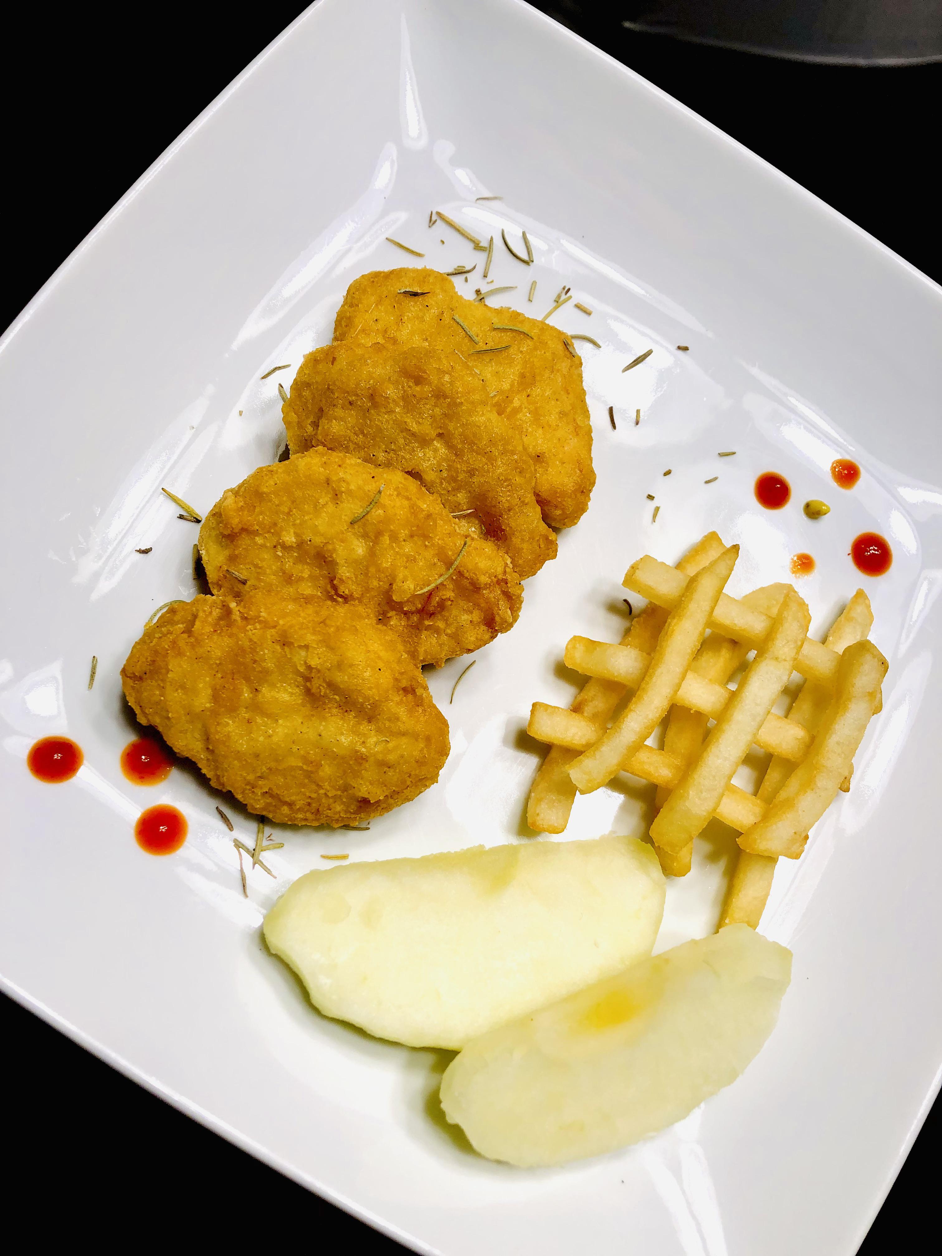 [I Ate] Breaded Chicken Goujon with fried potato strings, apple slice