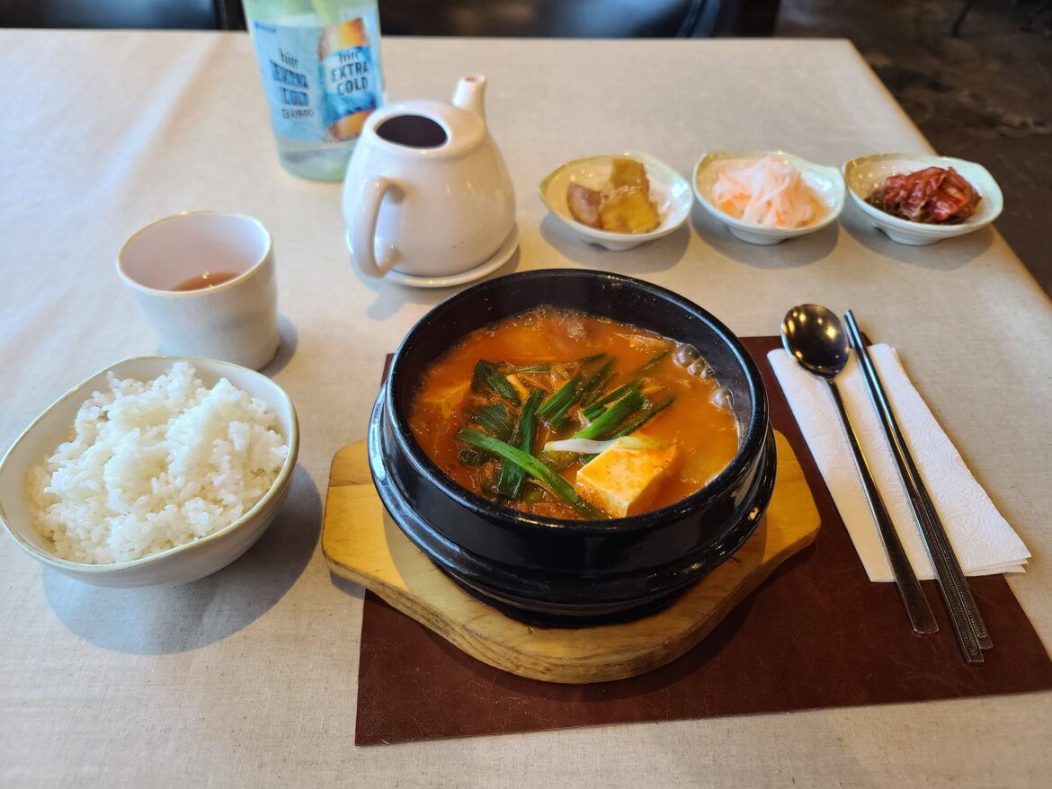 Kimchi jjigae, goguma mattang, Kimchi, pickled daikon and carrot
