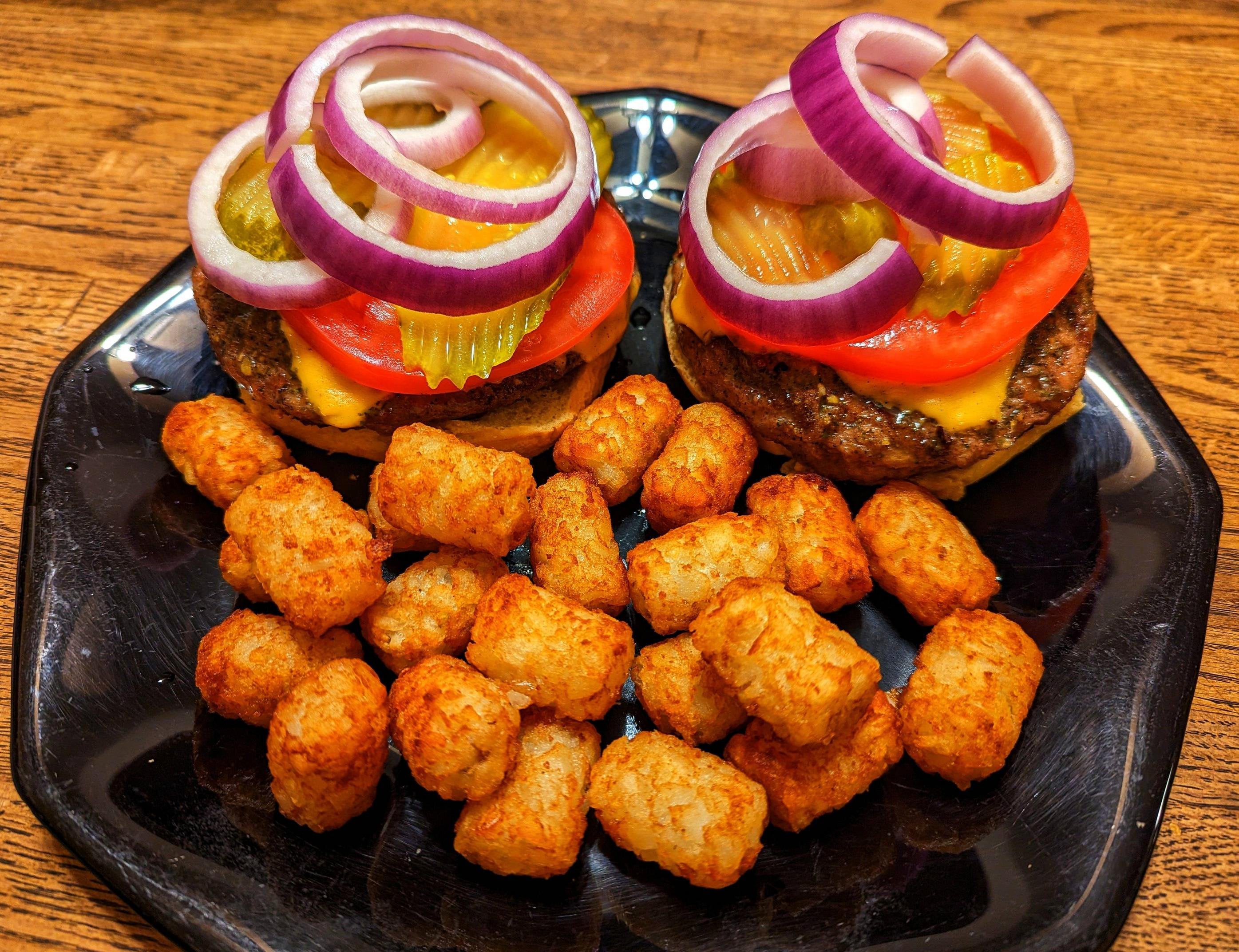 Grilled Angus burgers with air fried tots Dining and Cooking