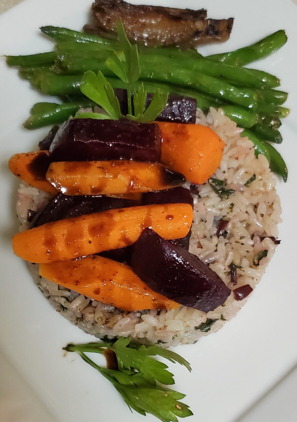 Herb & Beet Tops Rice, Roasted Beets & Carrots with Balsamic Glaze, and Green Beans